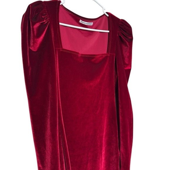 Reformation Lunar Velvet Dress In Crimson Size Small - Picture 2 of 10